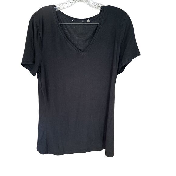 Black V-Neck Short Sleeve Top SOFT!!!  Lightweight  Size Large - Picture 6 of 6